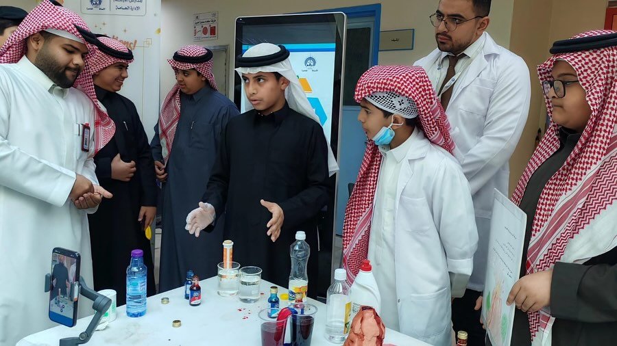 مختبرات العلوم و STEM