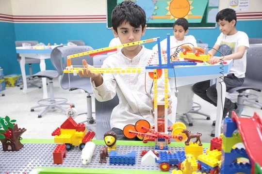 نموذج روبوتي داخل مساحة تعلم